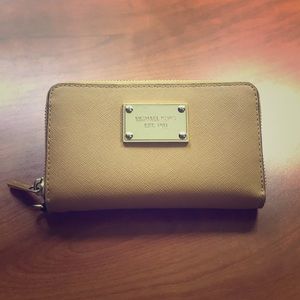 *SOLD* Michael Kors Wallet